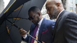 Read more about the article Prosecutors In R. Kelly’s Case Challenge Black Jurors