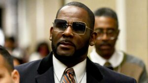 Read more about the article Leave My Music Alone! Pleaded R. Kelly With The Release of “I Admit It” Album